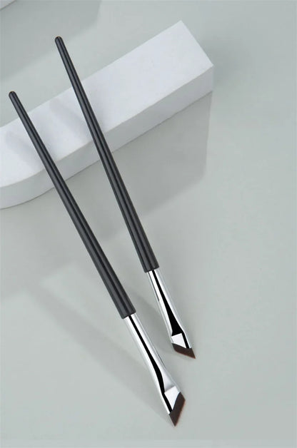 2pcs Angled Blade Eyeliner Brush - Ultra-Thin Fine Eyebrow and Flat Sickle Eyeliner Brushes - Precise Angled Makeup Tools for Eyeliner Application.